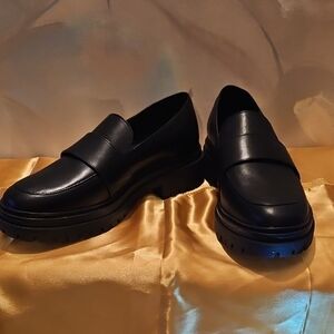 MICHAEL Michael Kors Black Loafers with Platform Sole